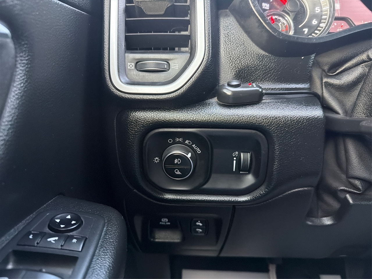 RAM 1500 Big Horn Crew Cab SWB 4WD 2020