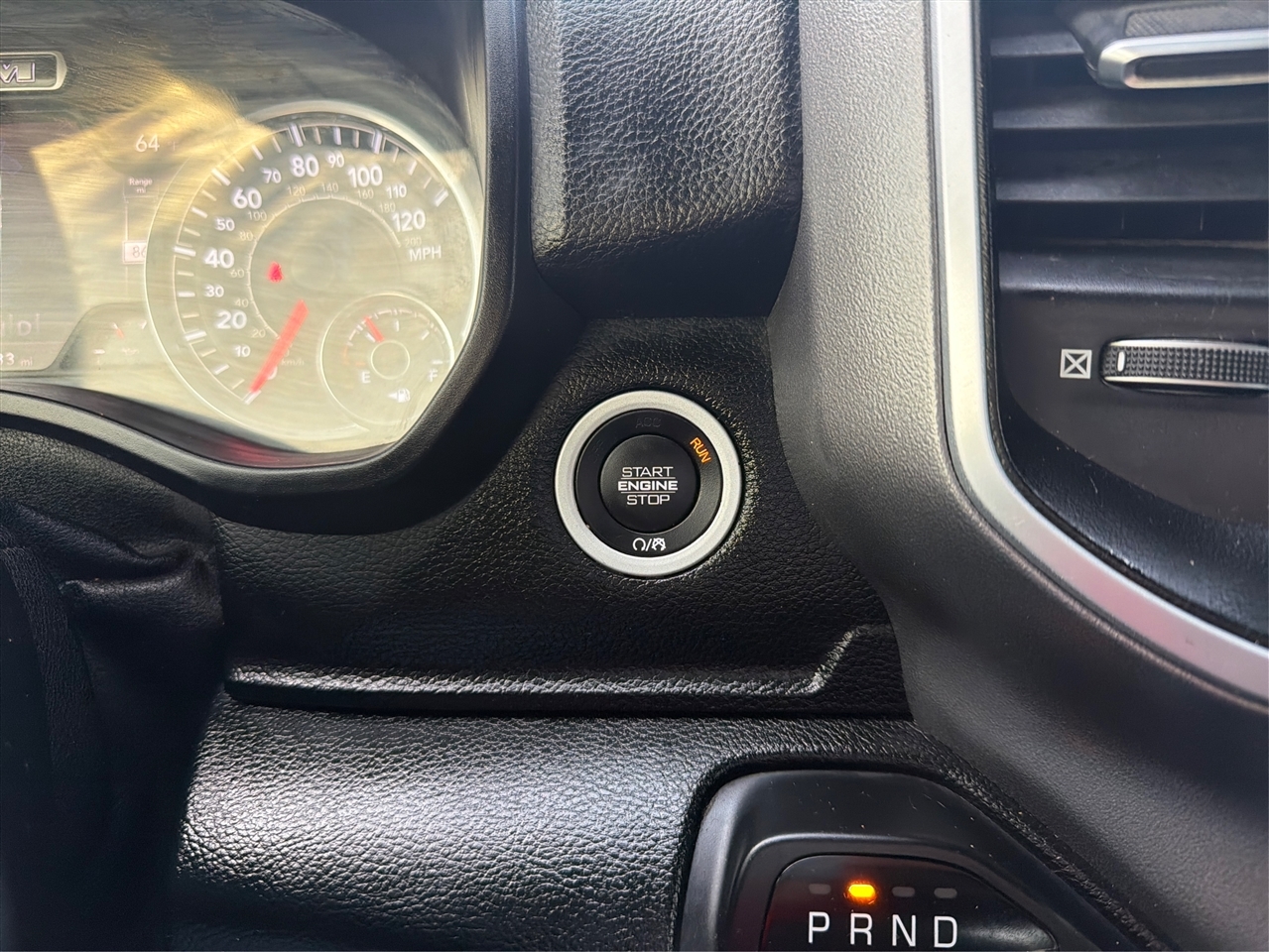 RAM 1500 Big Horn Crew Cab SWB 4WD 2020