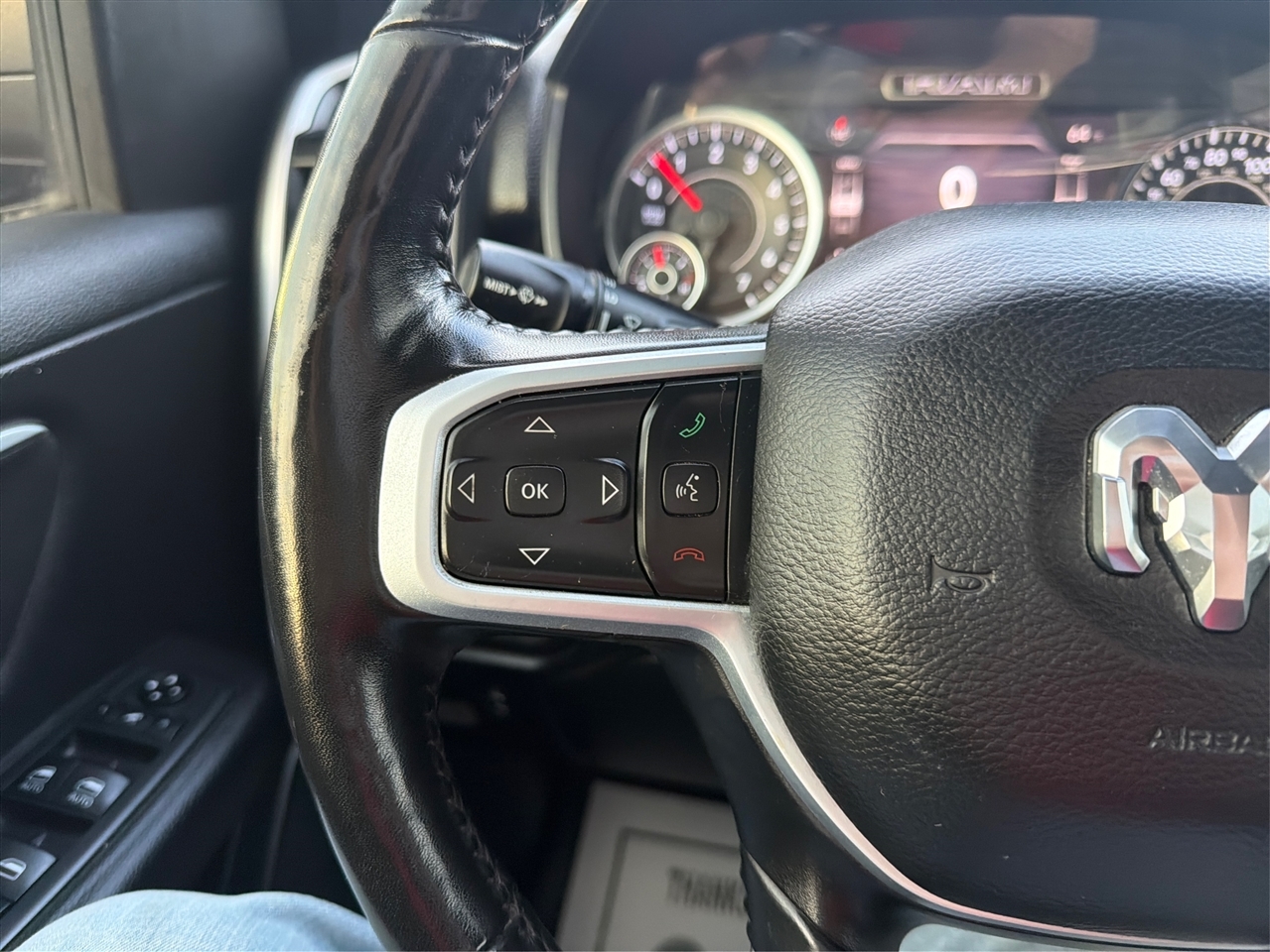 RAM 1500 Big Horn Crew Cab SWB 4WD 2020