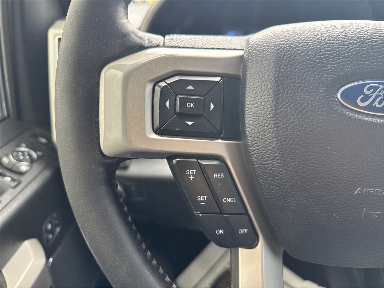 Ford F-350 SD Platinum Crew Cab 4WD 2019