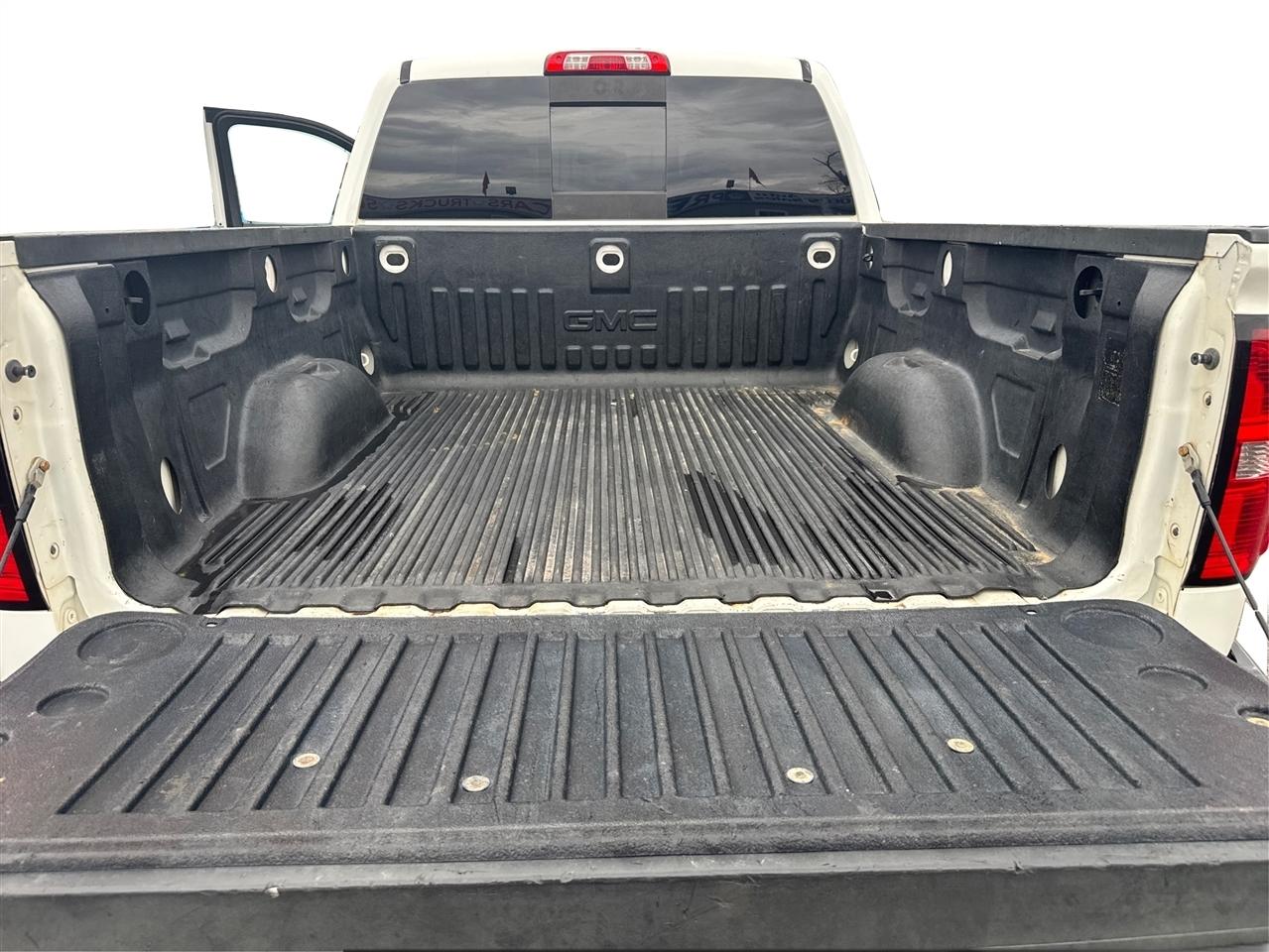 GMC Sierra 1500 SLE Crew Cab Short Box 4WD 2015