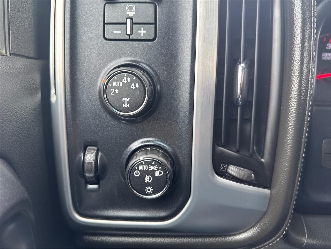 GMC Sierra 1500 SLE Crew Cab Short Box 4WD 2015