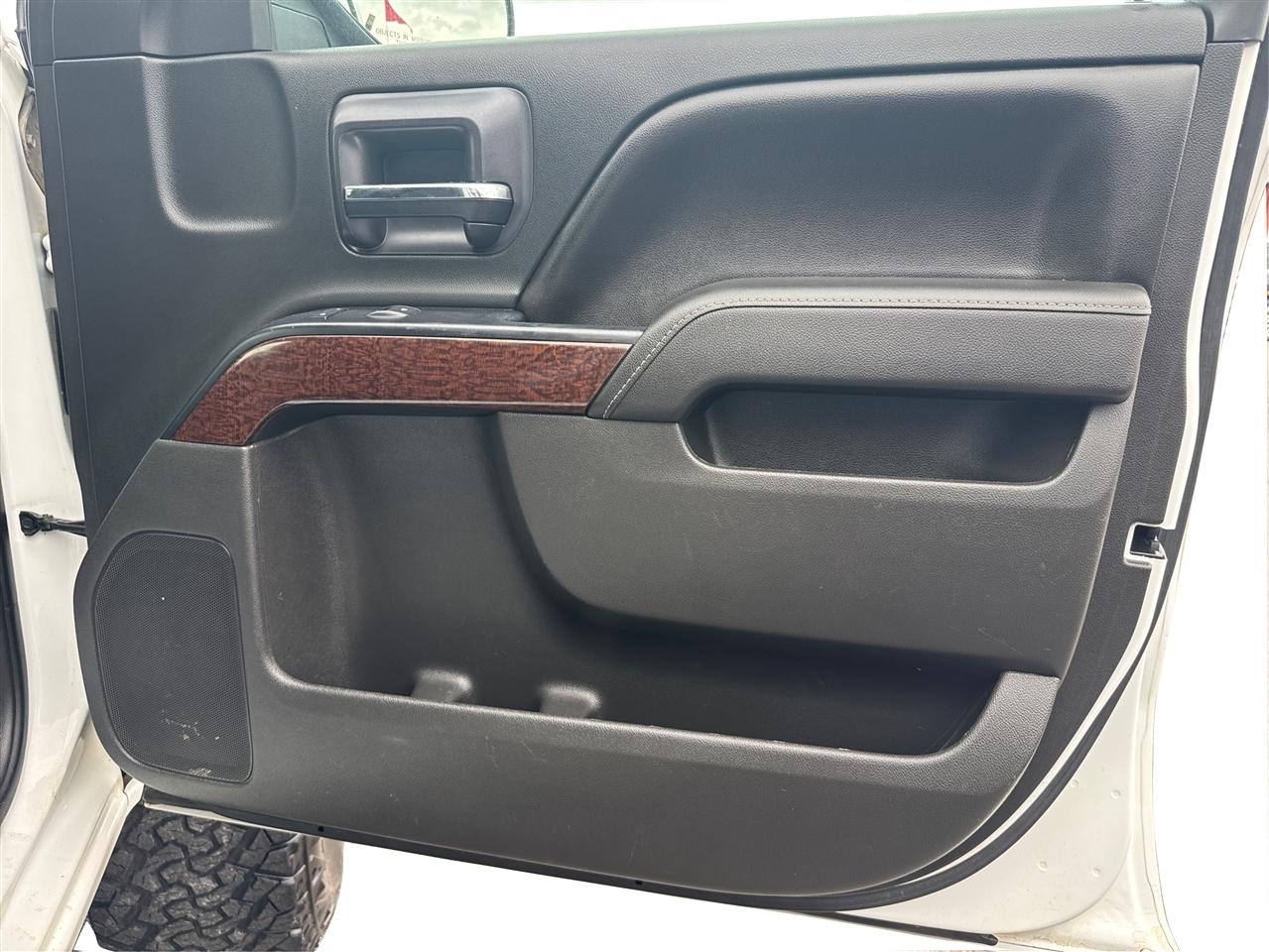 GMC Sierra 1500 SLE Crew Cab Short Box 4WD 2015