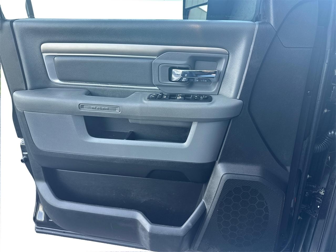 RAM 2500 SLT Crew Cab SWB 4WD 2018