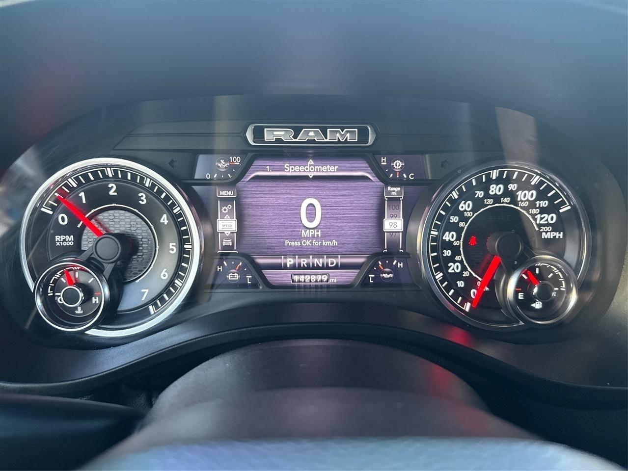 RAM 1500 Laramie Crew Cab SWB 4WD 2020