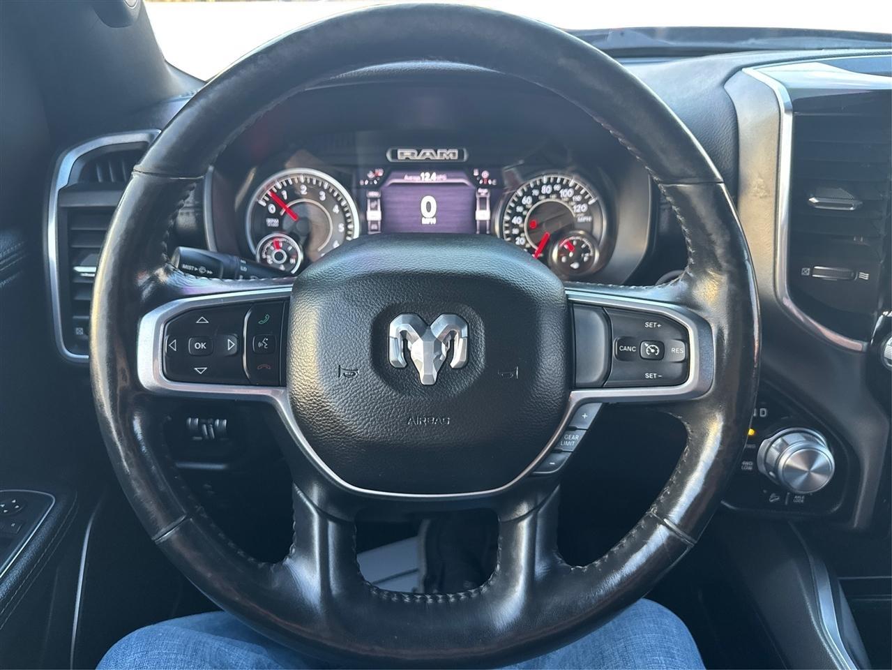 RAM 1500 Laramie Crew Cab SWB 4WD 2020