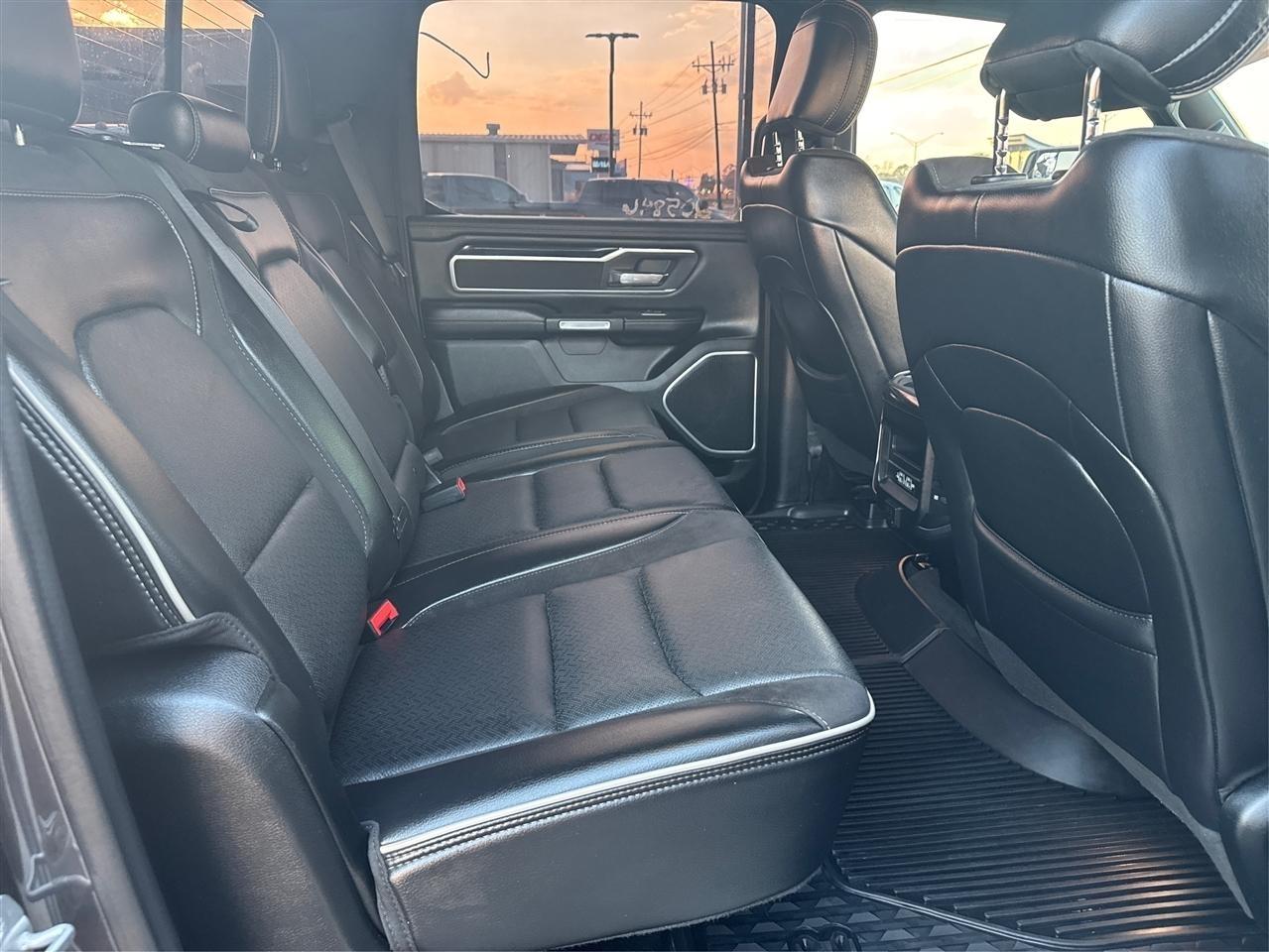 RAM 1500 Laramie Crew Cab SWB 4WD 2020