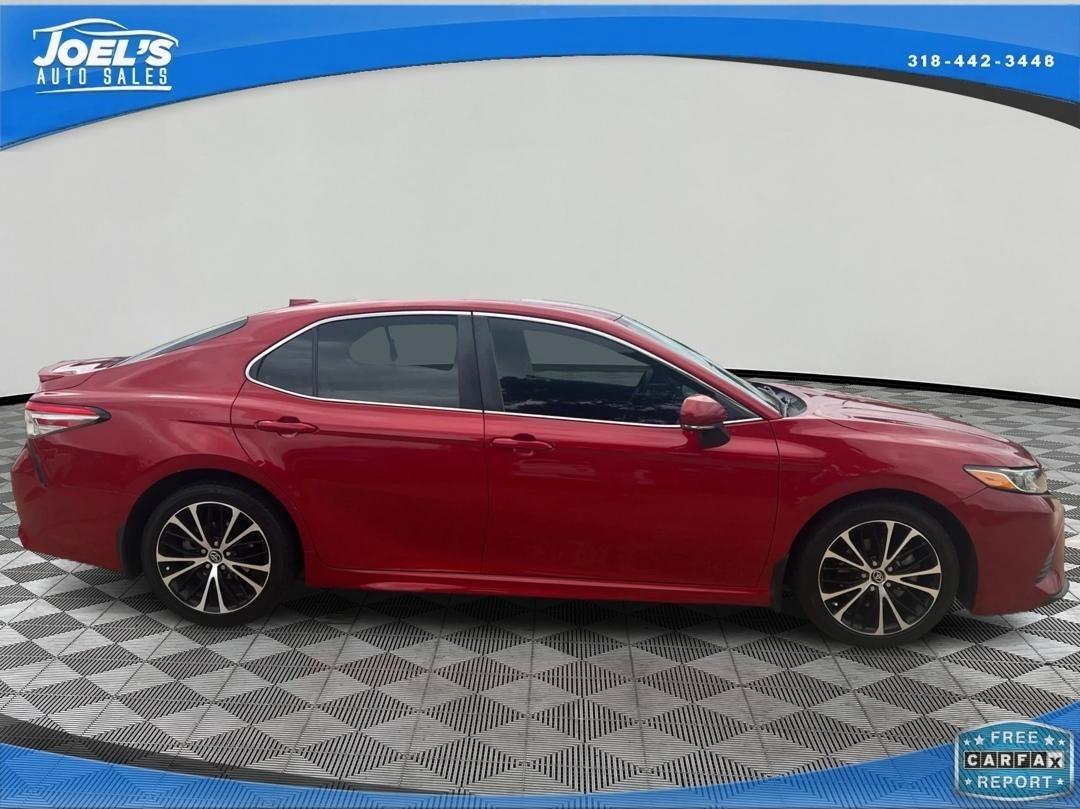 Toyota Camry SE 2019