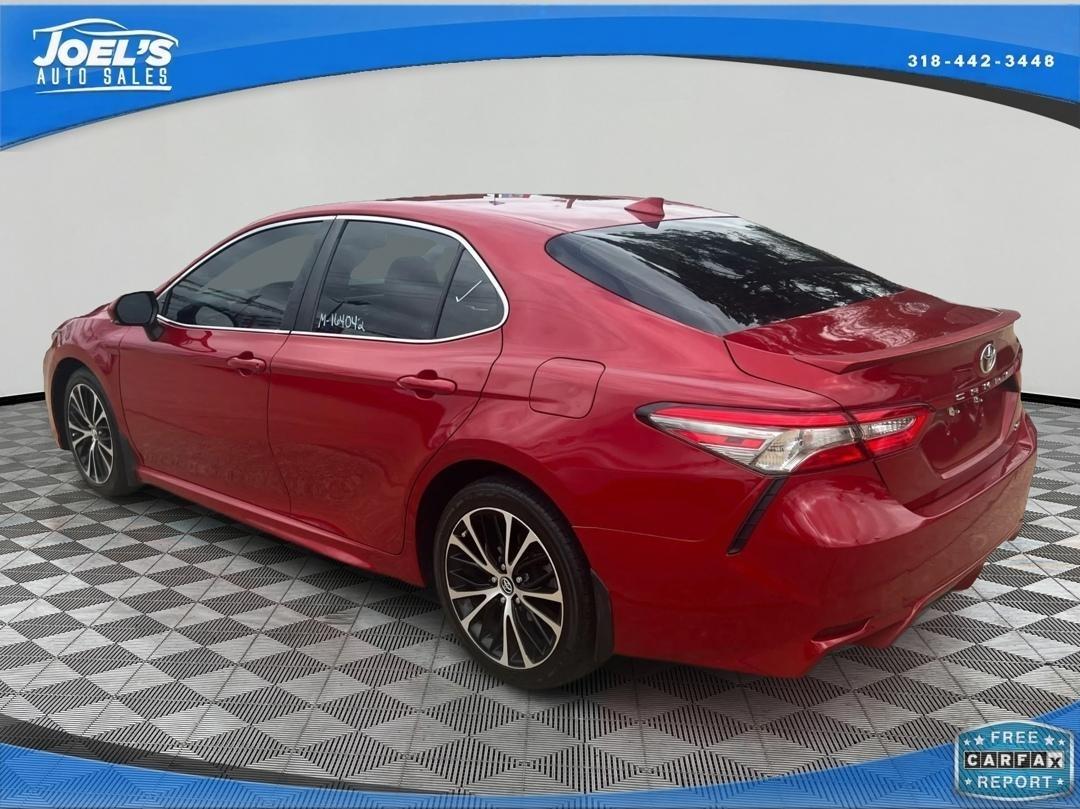 Toyota Camry SE 2019