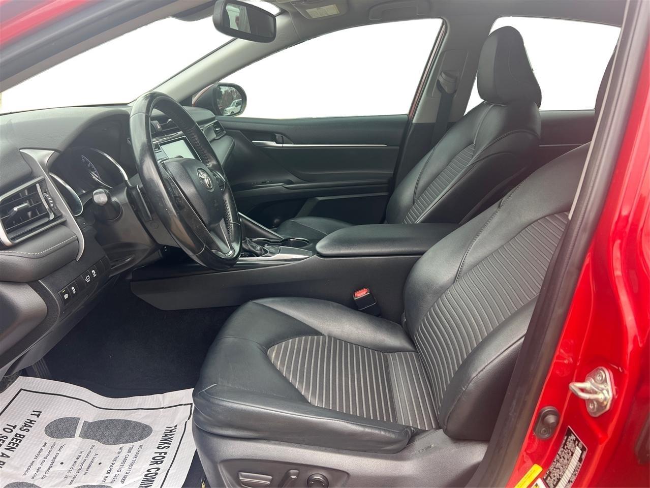 Toyota Camry SE 2019