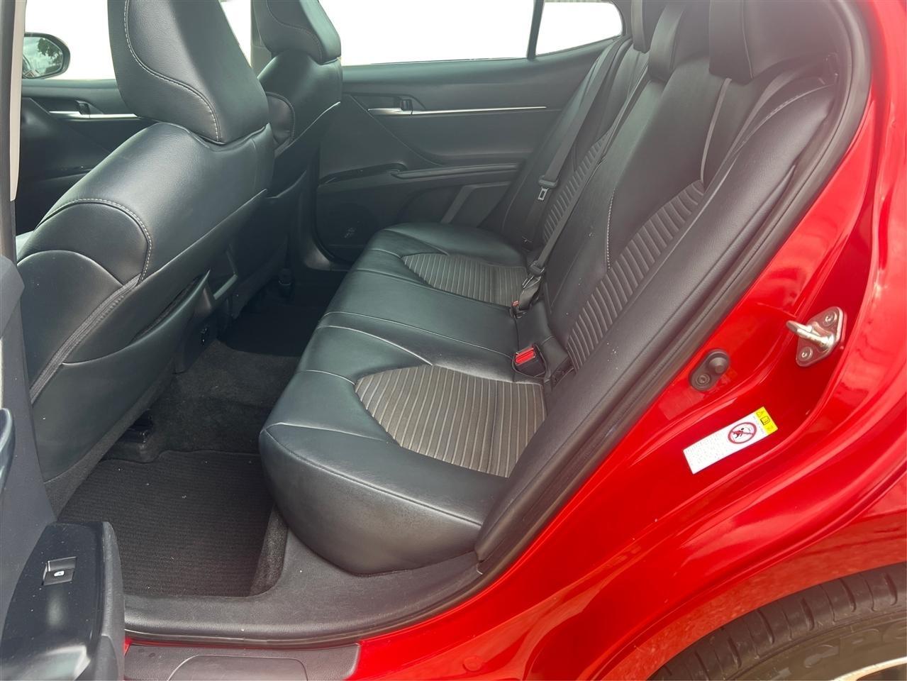 Toyota Camry SE 2019