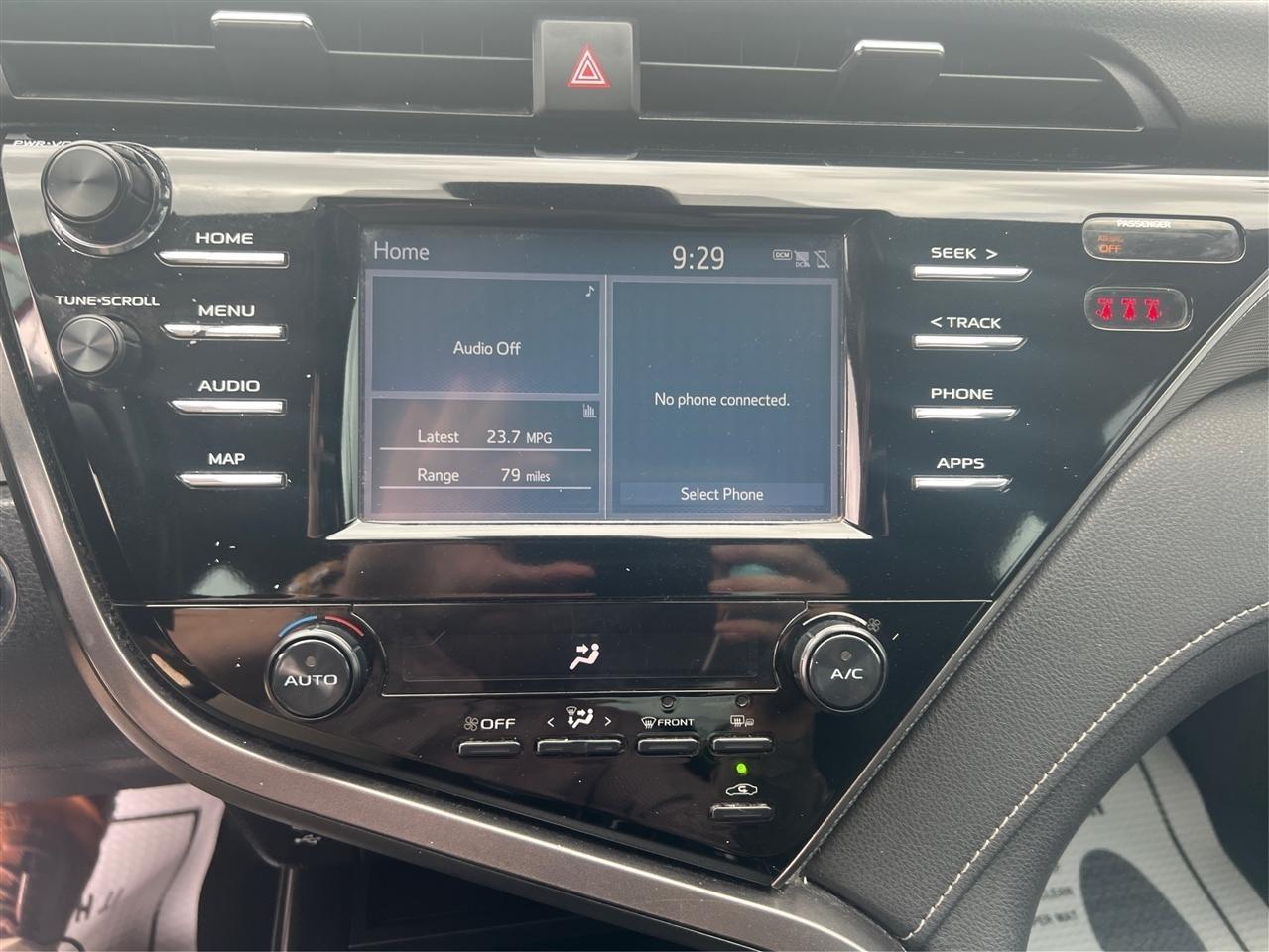 Toyota Camry SE 2019