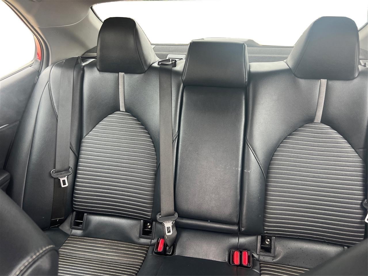 Toyota Camry SE 2019