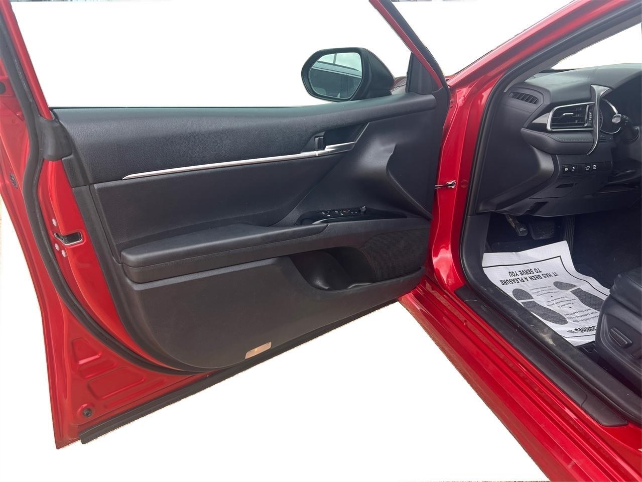 Toyota Camry SE 2019