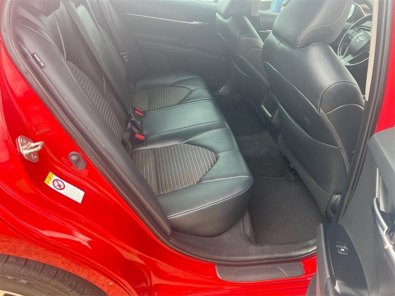 Toyota Camry SE 2019