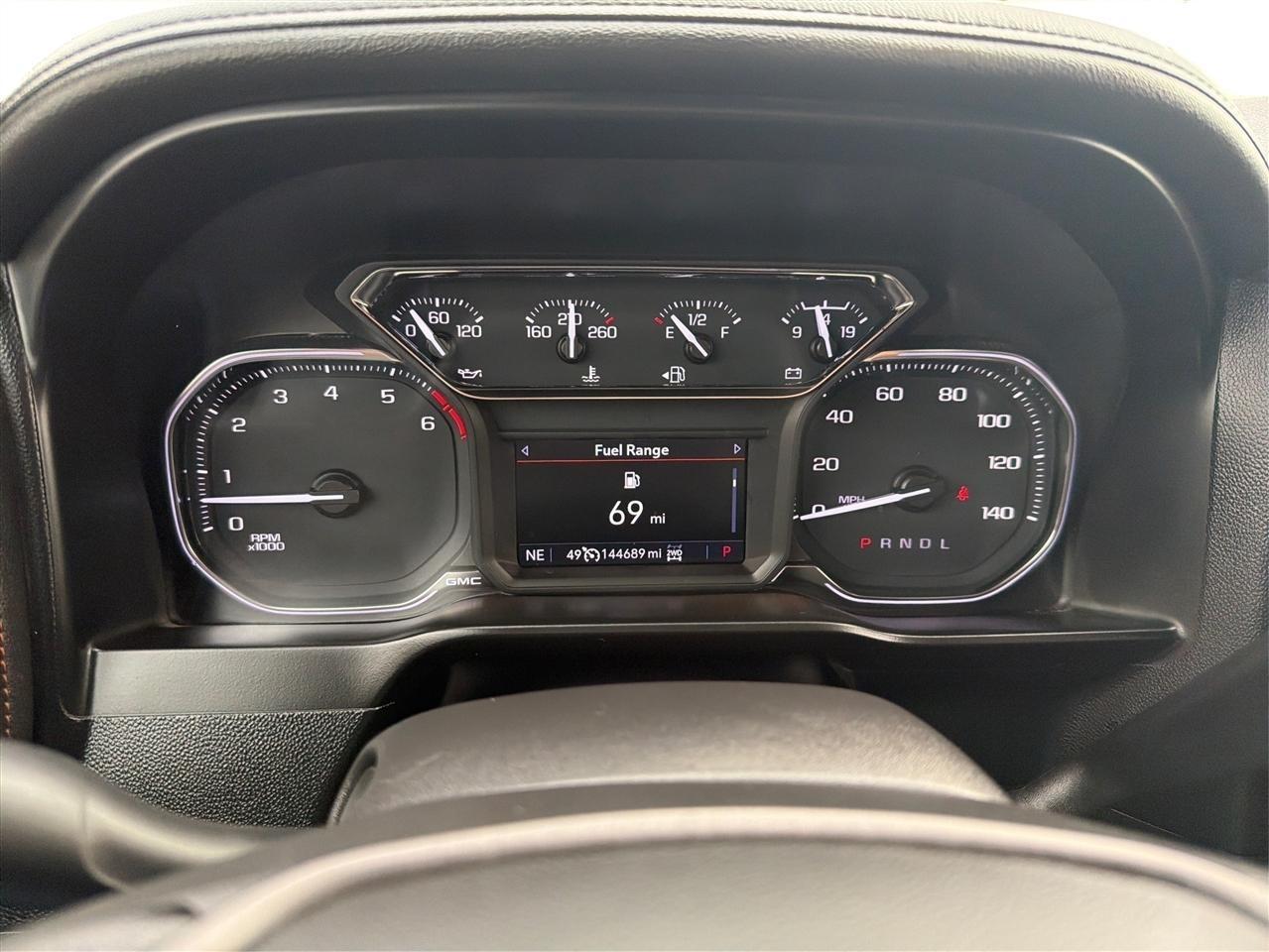 GMC Sierra 1500 AT4 Crew Cab Long Box 4WD 2021