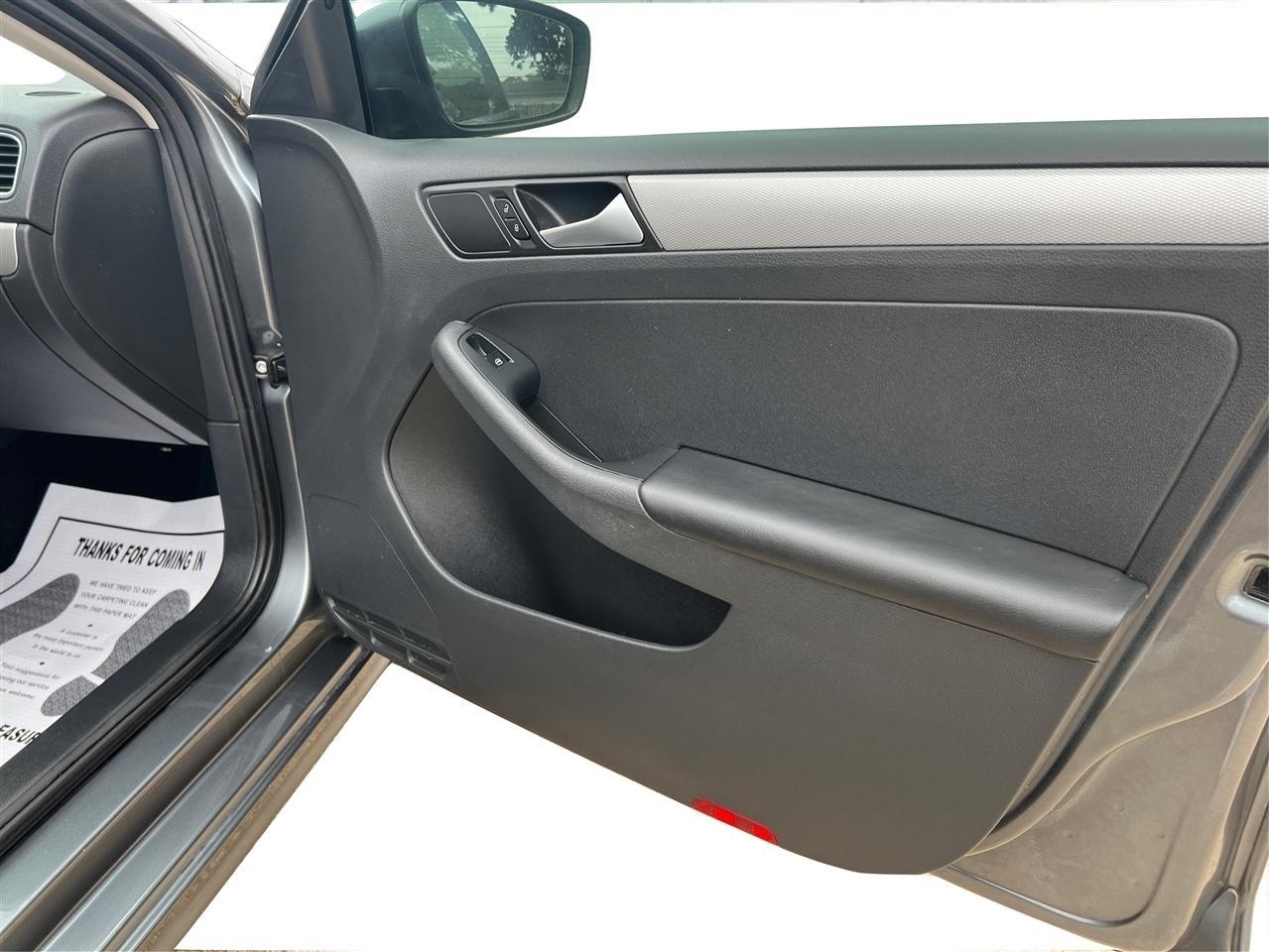 Volkswagen Jetta 1.4T S 6A 2017