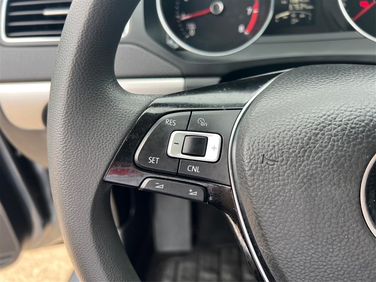 Volkswagen Jetta 1.4T S 6A 2017