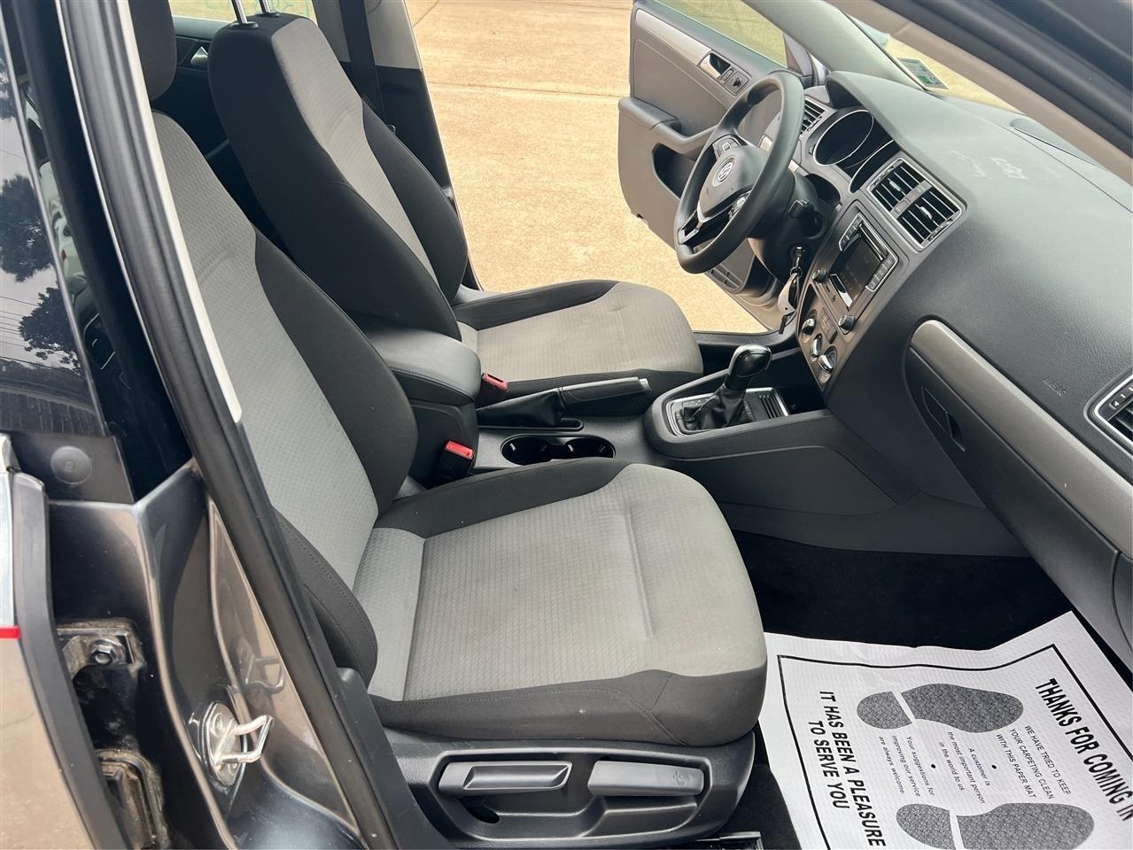 Volkswagen Jetta 1.4T S 6A 2017