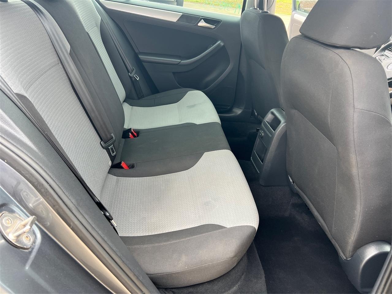 Volkswagen Jetta 1.4T S 6A 2017