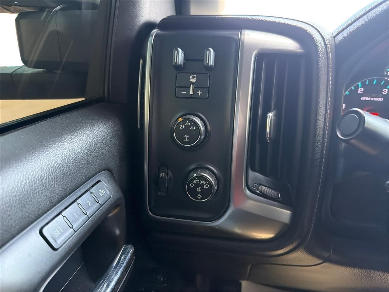 Chevrolet Silverado 2500HD LTZ Crew Cab 4WD 2015