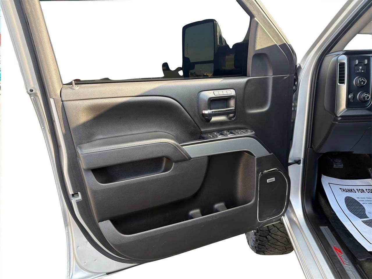 Chevrolet Silverado 2500HD LTZ Crew Cab 4WD 2015