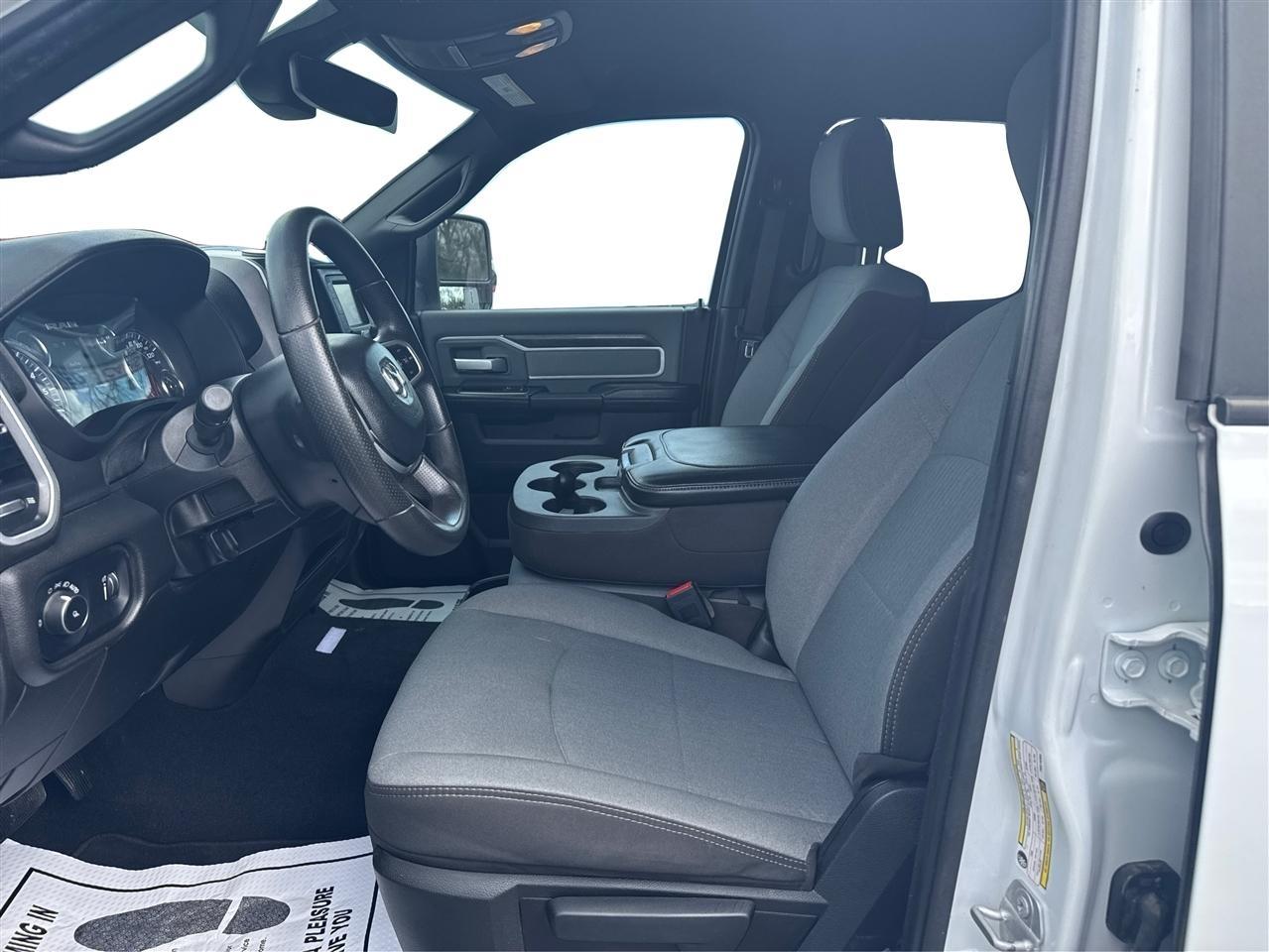 RAM 2500 Tradesman Crew Cab SWB 4WD 2023