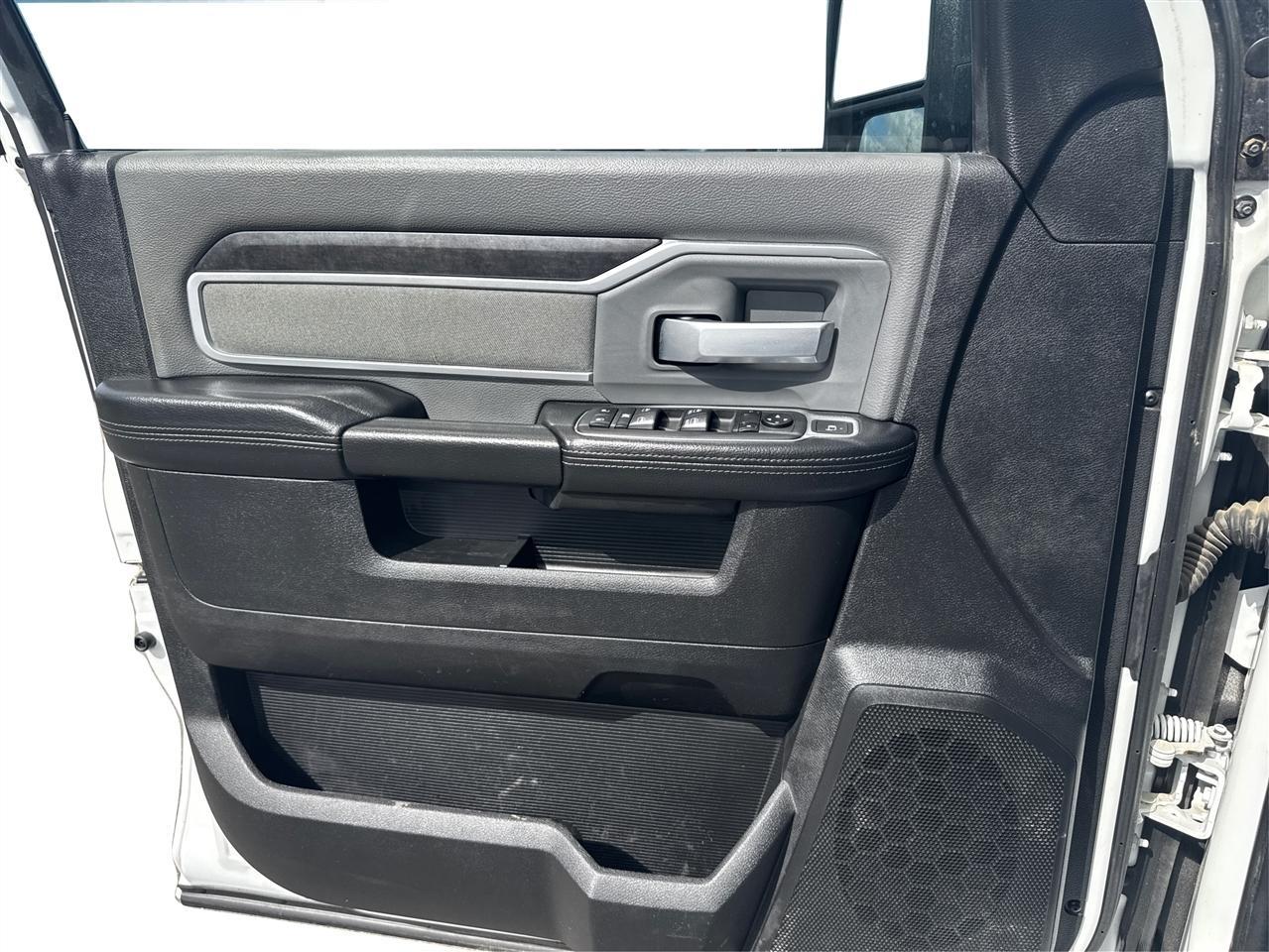 RAM 2500 Tradesman Crew Cab SWB 4WD 2023