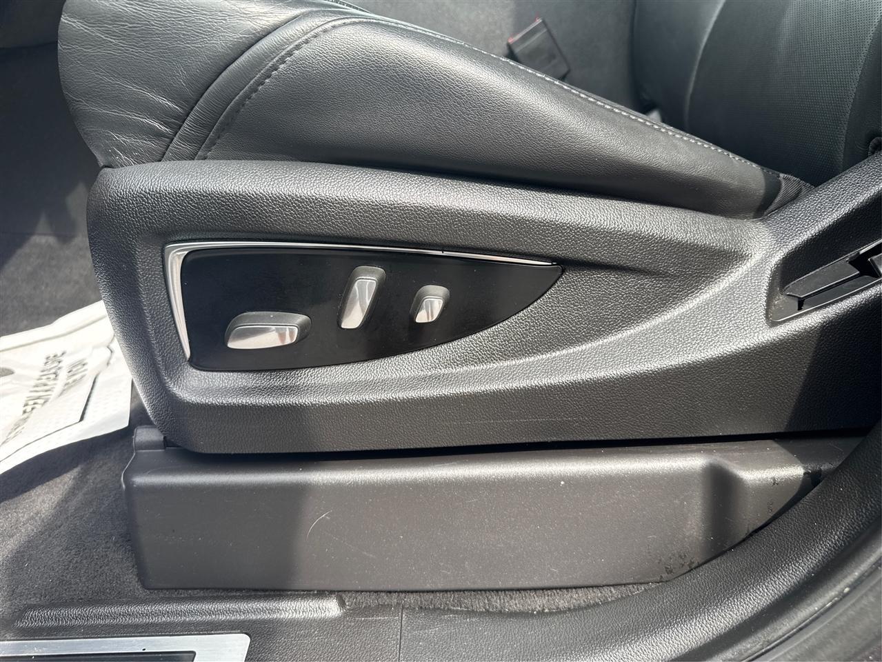 Cadillac Escalade Premium 2WD 2016