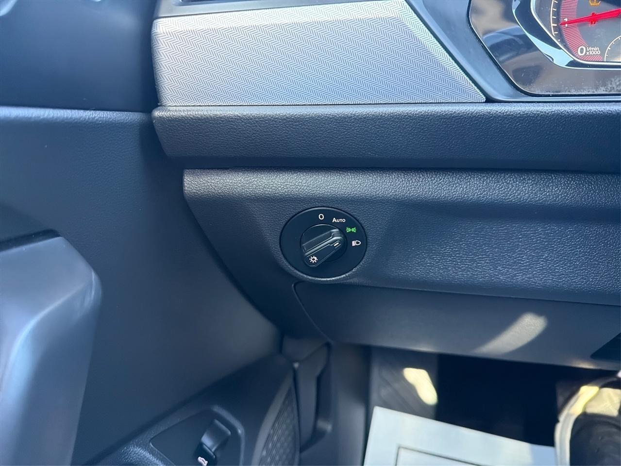 Volkswagen Jetta 1.4T S 8A 2019