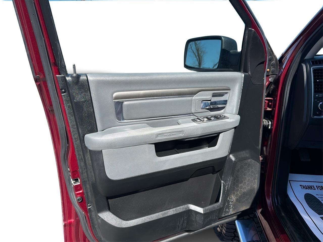 RAM 1500 SLT Crew Cab SWB 4WD 2018