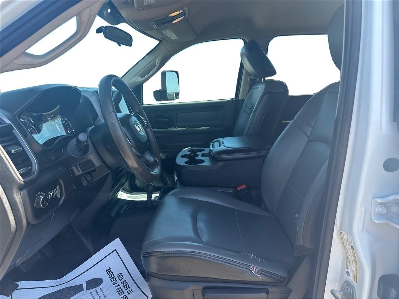 RAM 3500 Tradesman Crew Cab 4WD DRW 2020