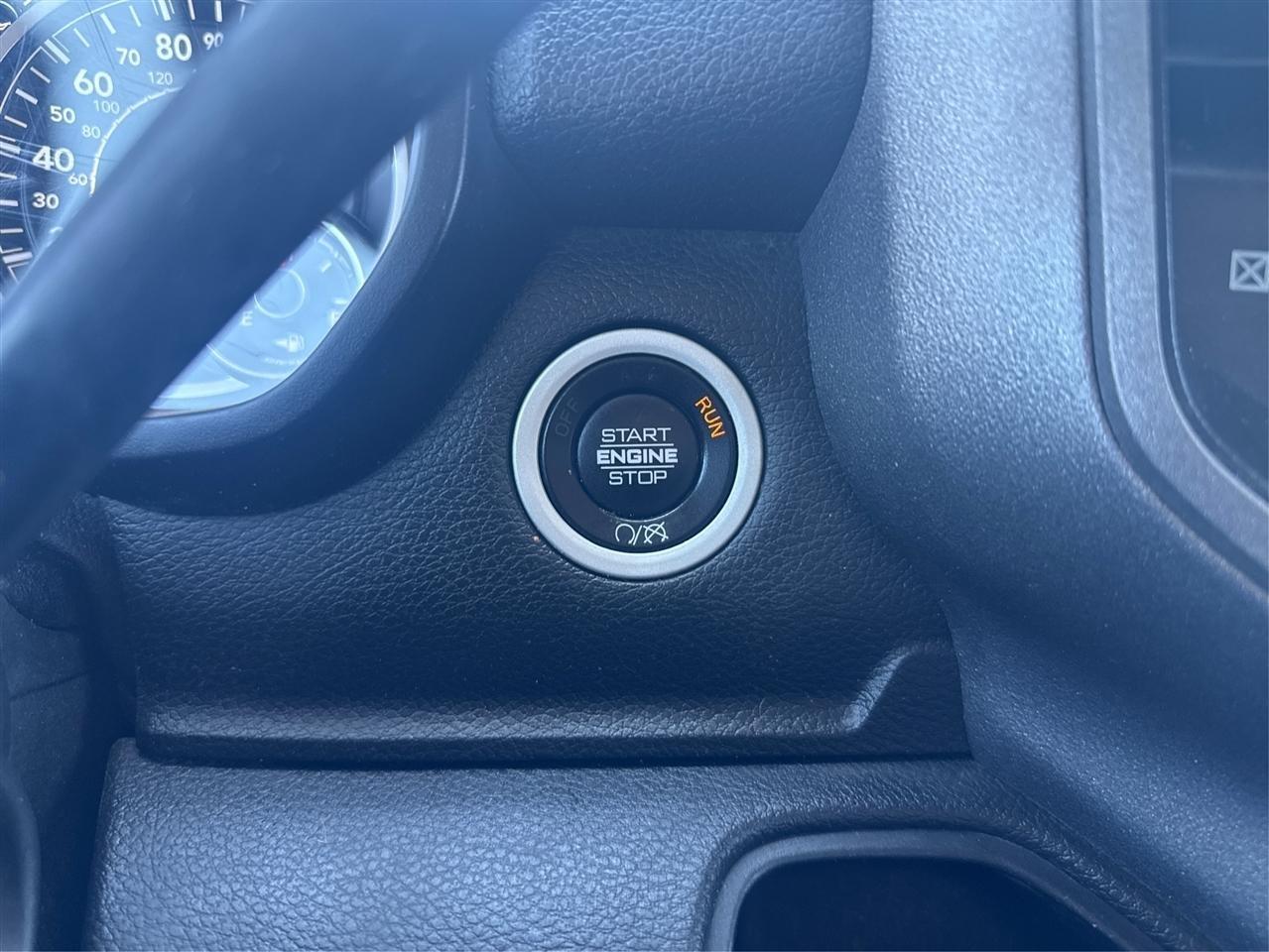 RAM 3500 Tradesman Crew Cab 4WD DRW 2020