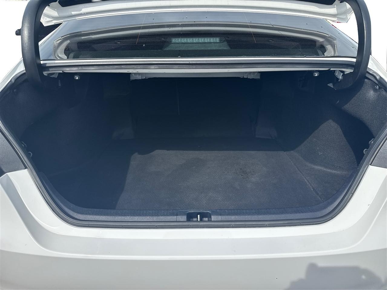 Toyota Camry SE 2021