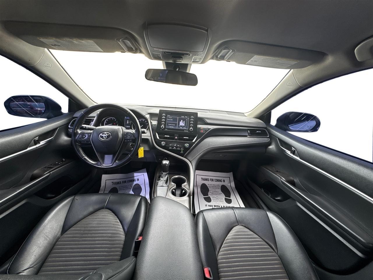 Toyota Camry SE 2021