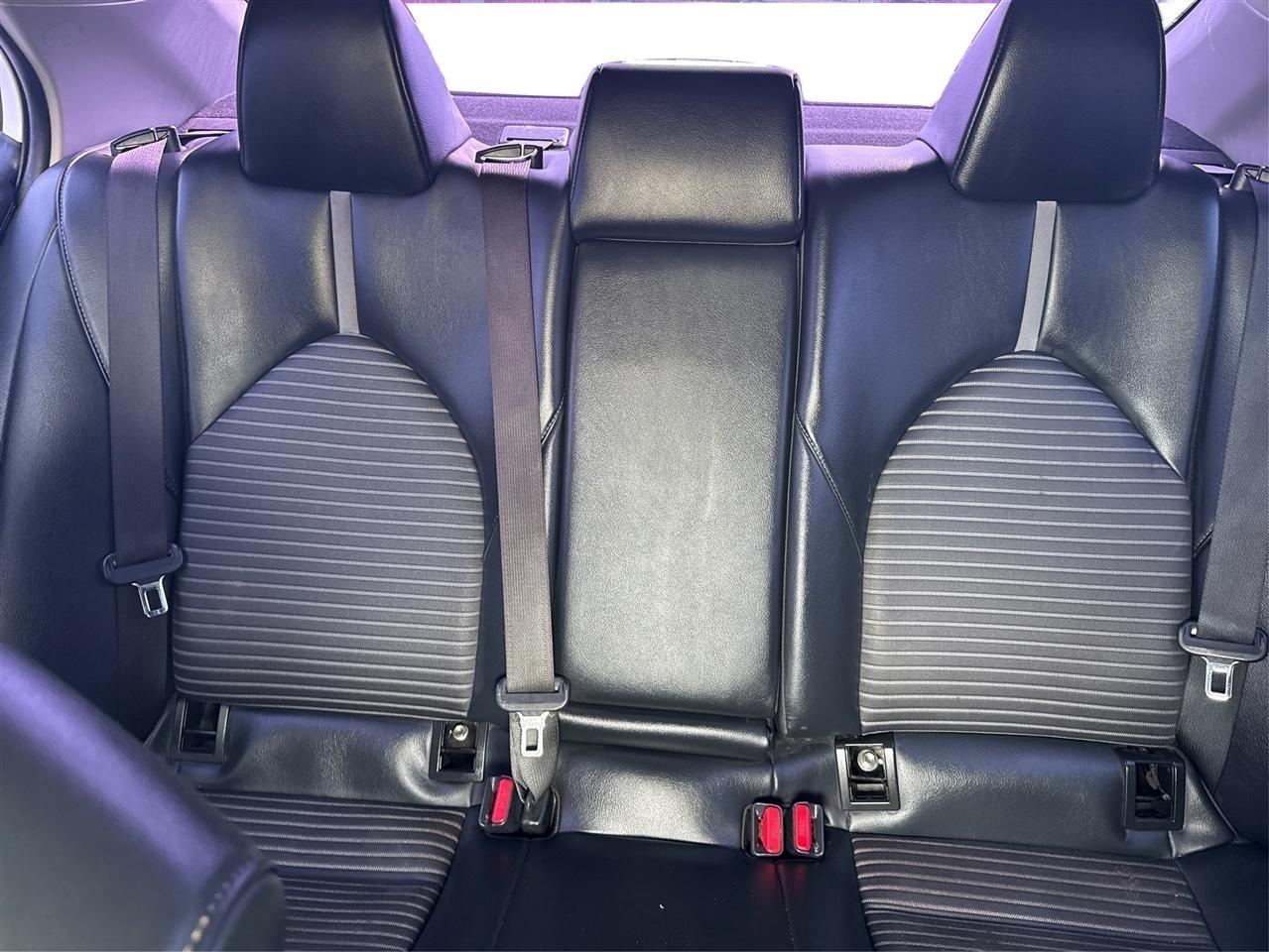 Toyota Camry SE 2021