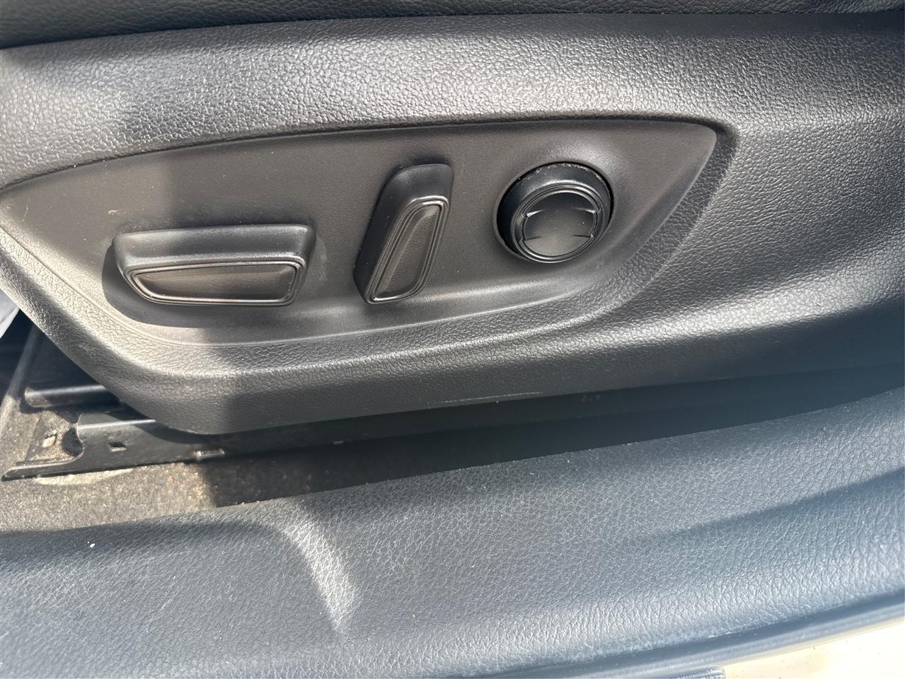 Toyota Camry SE 2021