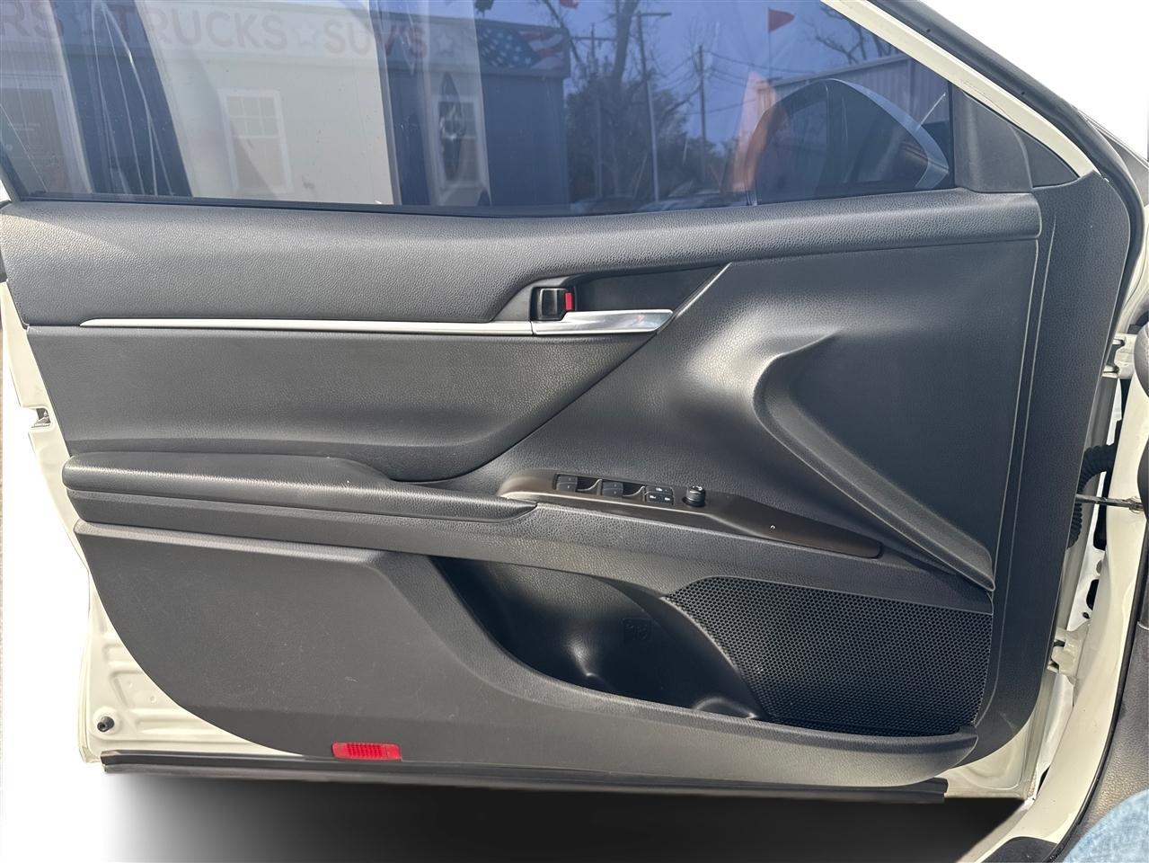 Toyota Camry SE 2021