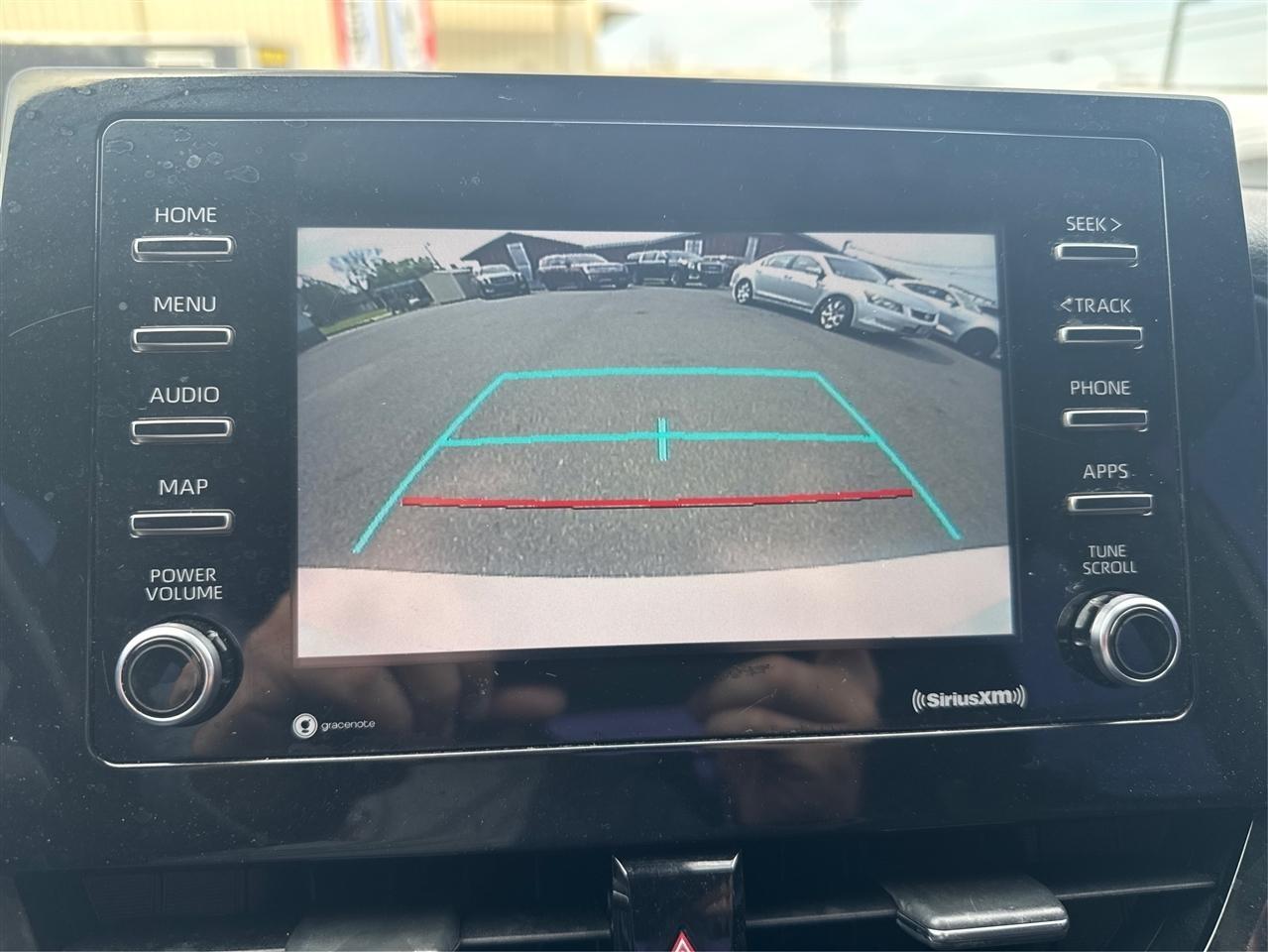 Toyota Camry SE 2021