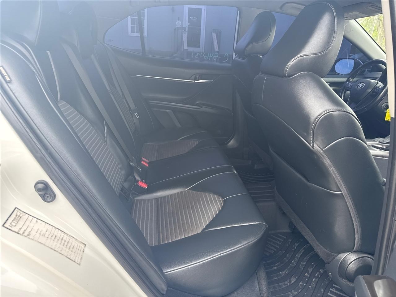 Toyota Camry SE 2021