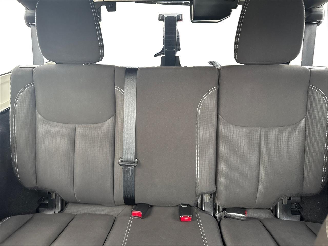 Jeep Wrangler Unlimited Sahara 4WD 2015