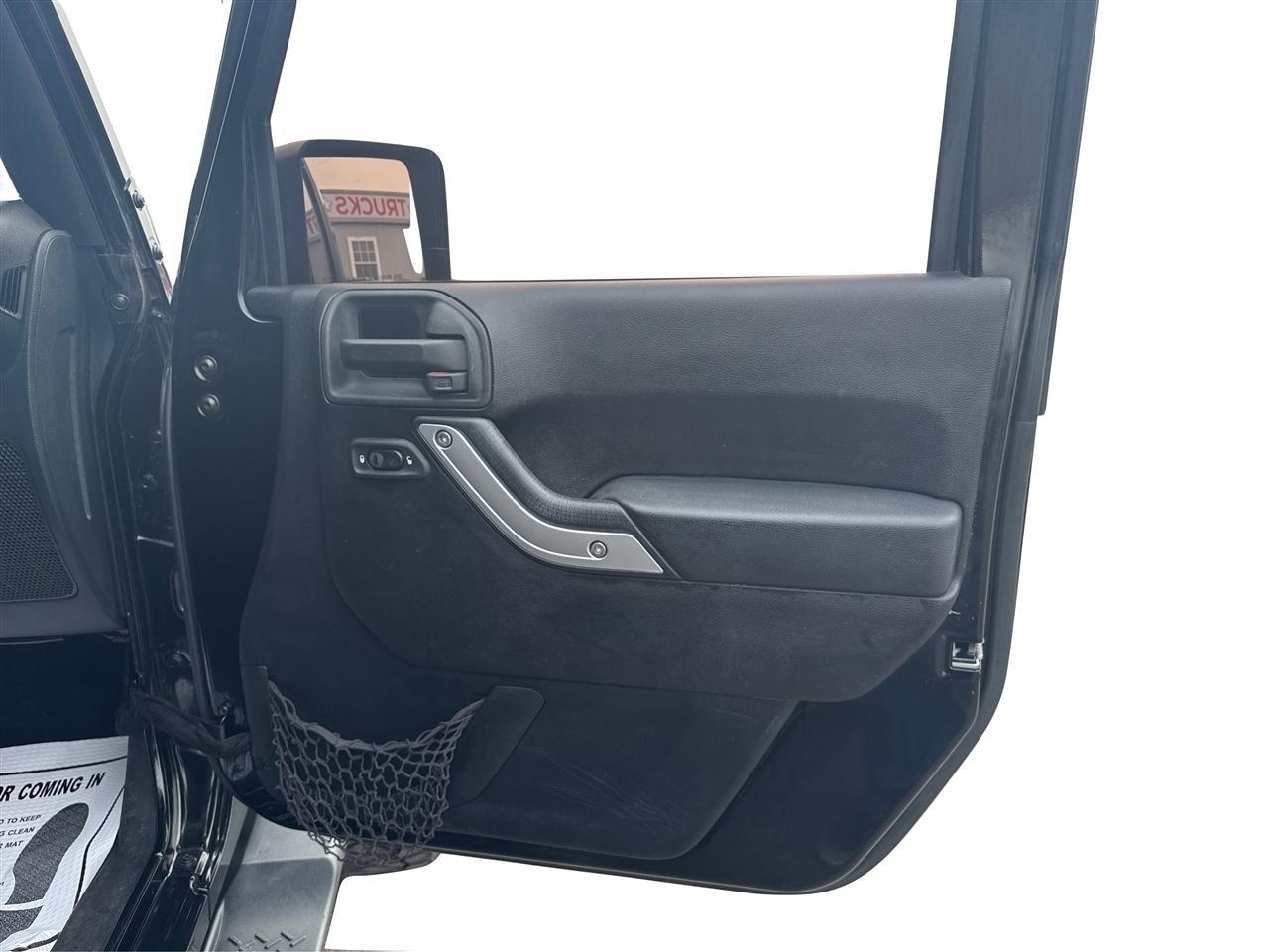 Jeep Wrangler Unlimited Sahara 4WD 2015