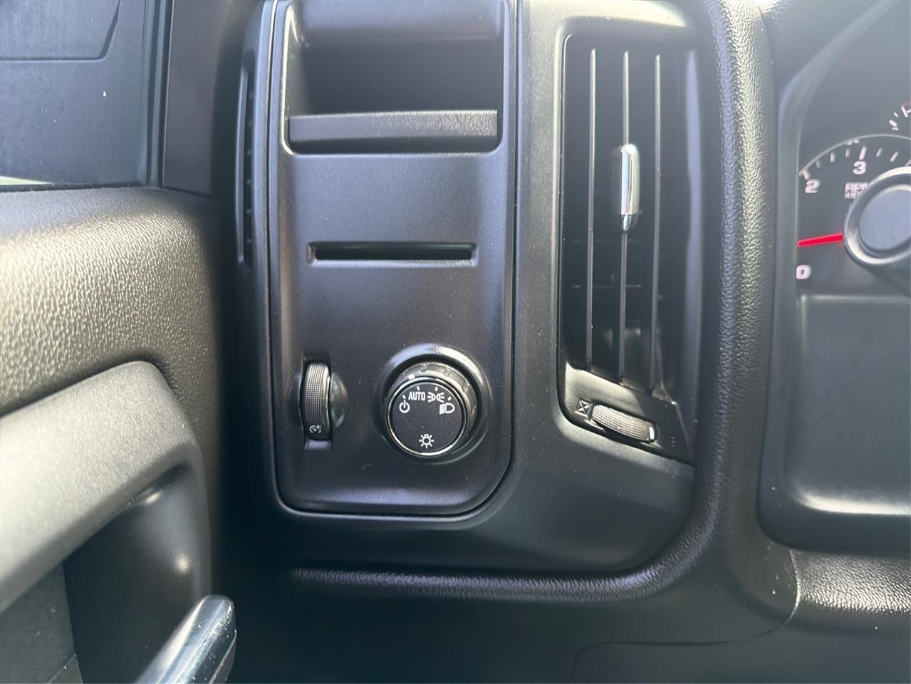 Chevrolet Silverado 1500 Custom Crew Cab 2WD 2018