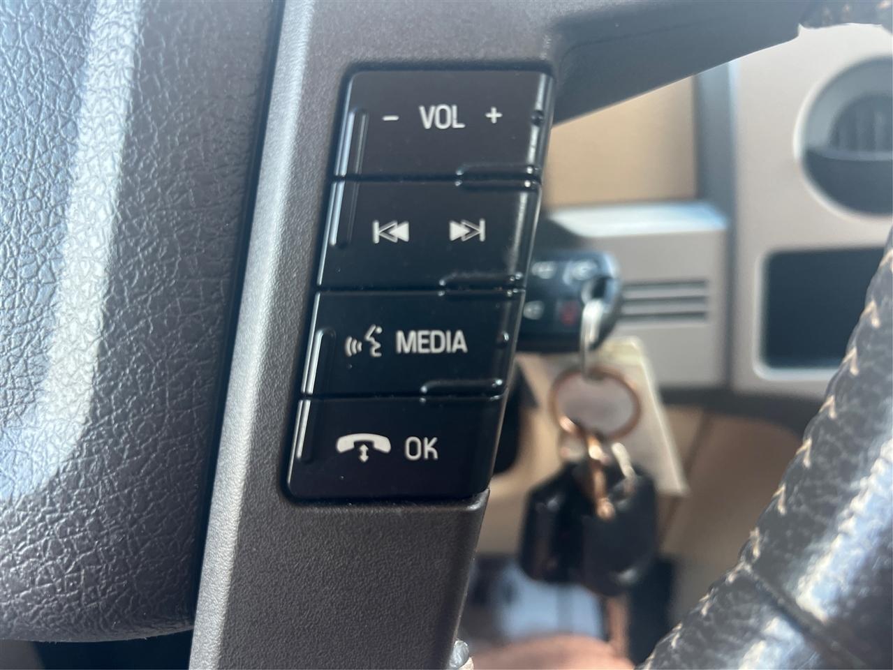 Ford F-150 Lariat SuperCrew 5.5-ft. Bed 2WD 2012