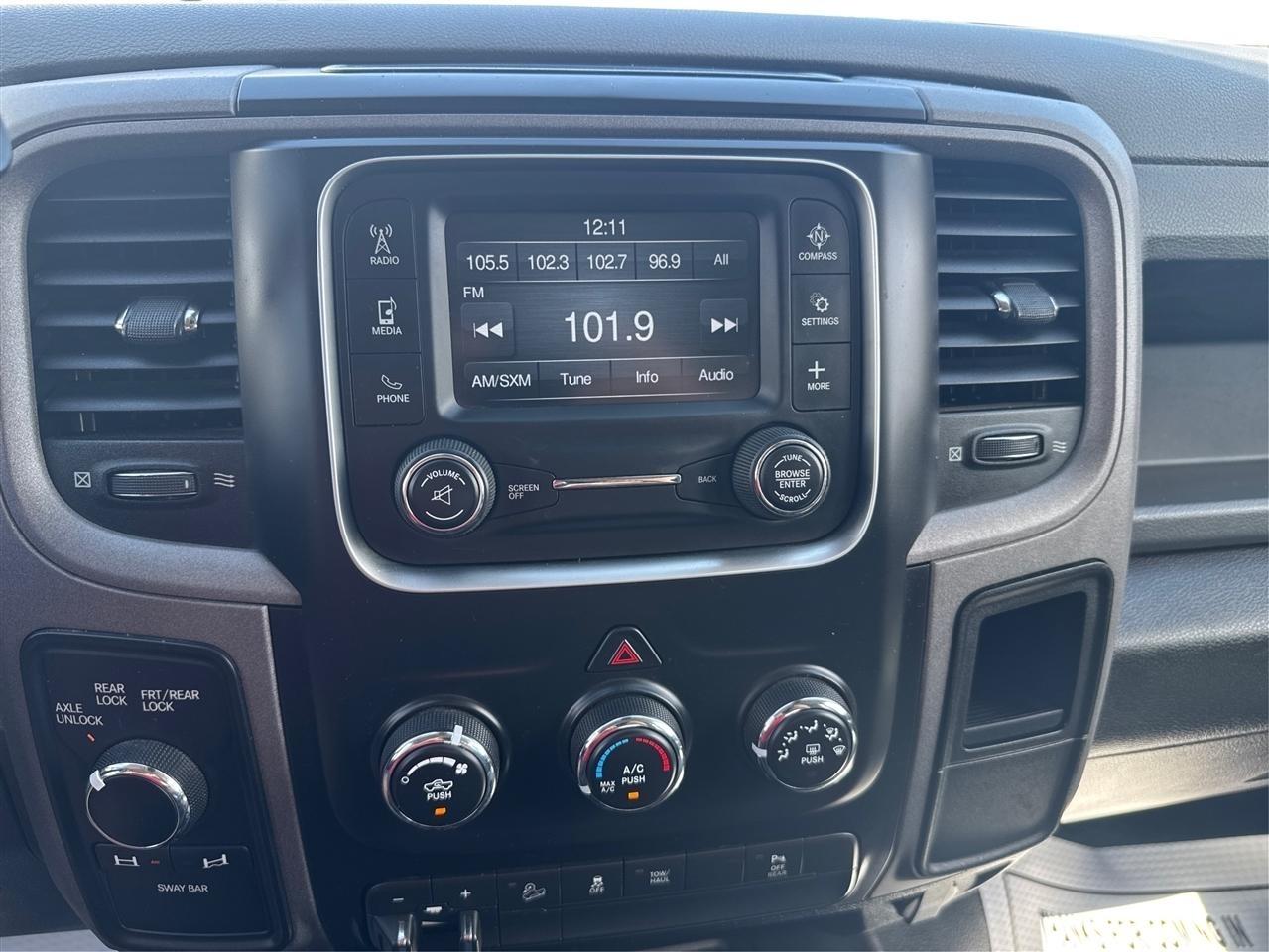 RAM 2500 Tradesman Crew Cab SWB 4WD 2017