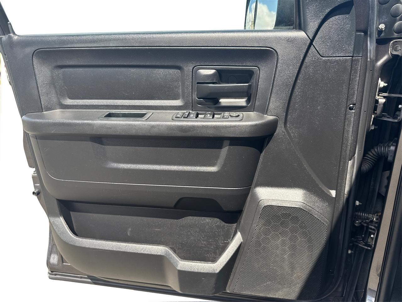 RAM 2500 Tradesman Crew Cab SWB 4WD 2017