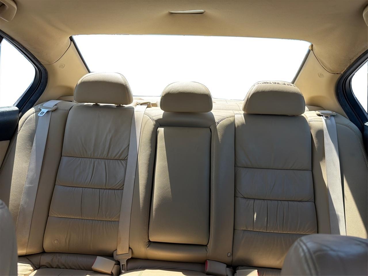 Honda Accord EX-L V-6 Sedan AT 2011