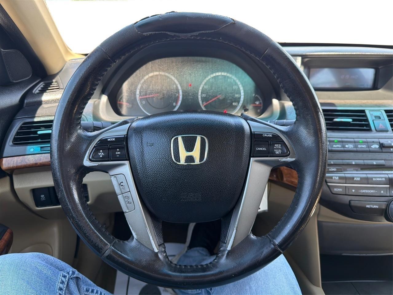 Honda Accord EX-L V-6 Sedan AT 2011