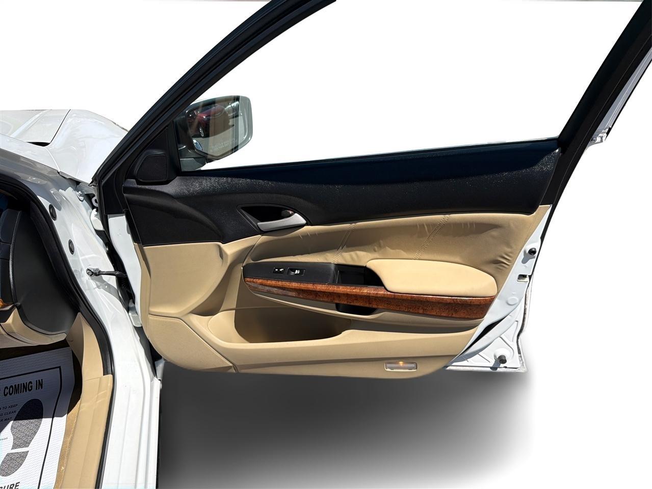 Honda Accord EX-L V-6 Sedan AT 2011