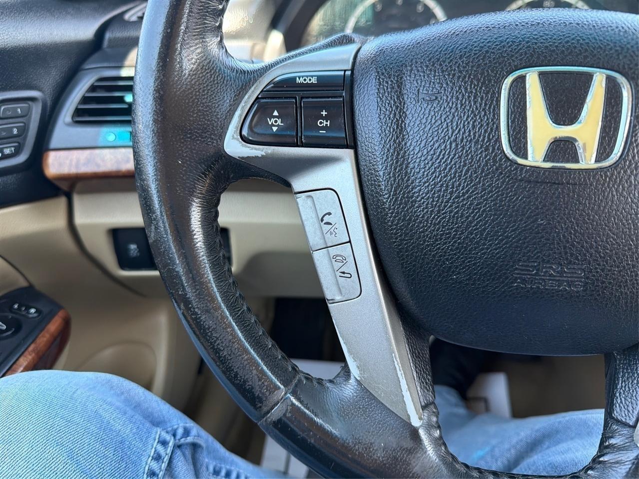 Honda Accord EX-L V-6 Sedan AT 2011